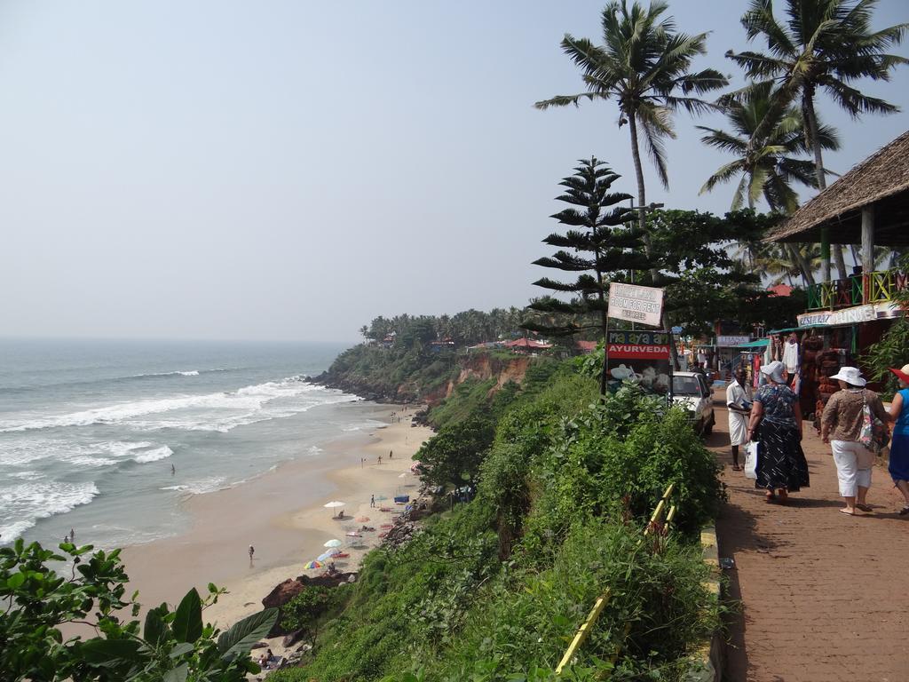 Mk Gardens Surf & Yoga House Hotel Varkala Room photo